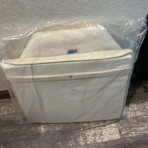 Nikkon Kenkopad seat. These sell for 200 + used. Brand new in the original bag! - Picture 3 of 3